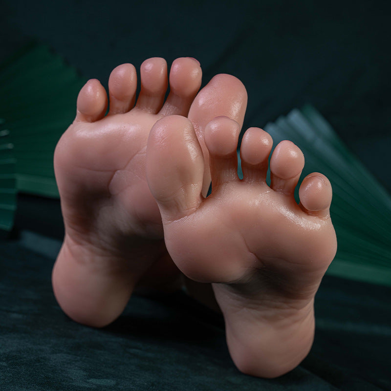 TG4001 realistic silicone foot toe detail